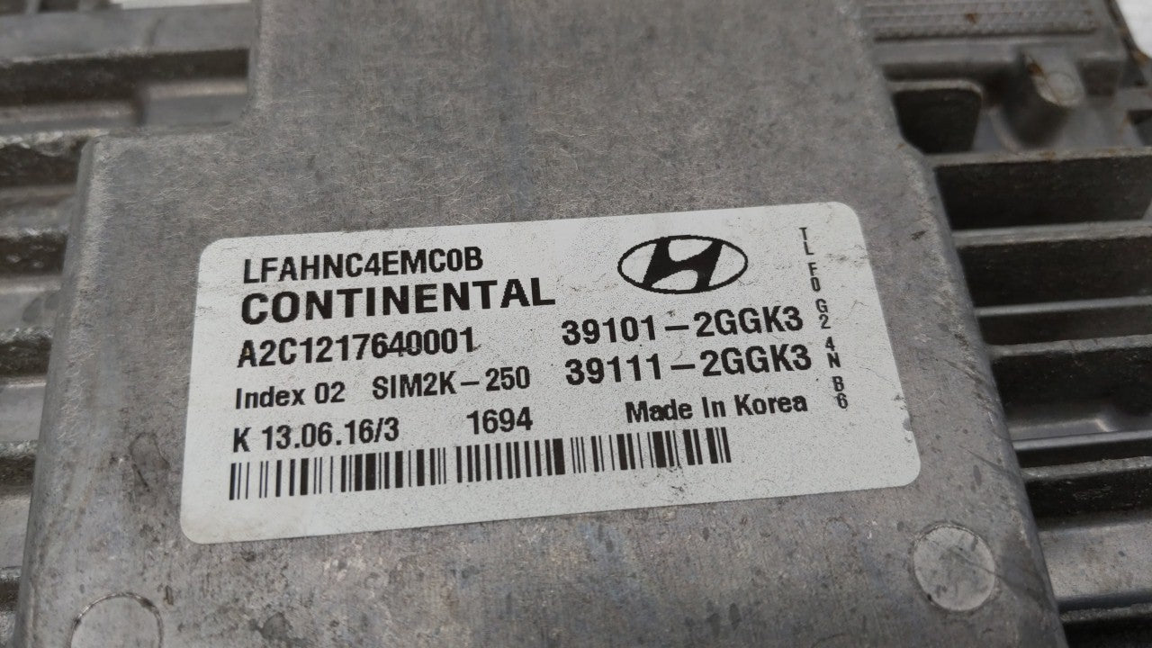 2015-2017 Hyundai Sonata PCM Engine Computer ECU ECM PCU OEM P/N:39101-2GGK0 39101-2GGL4 Fits 2015 2016 2017 OEM Used Auto Parts - Oemusedautoparts1.com