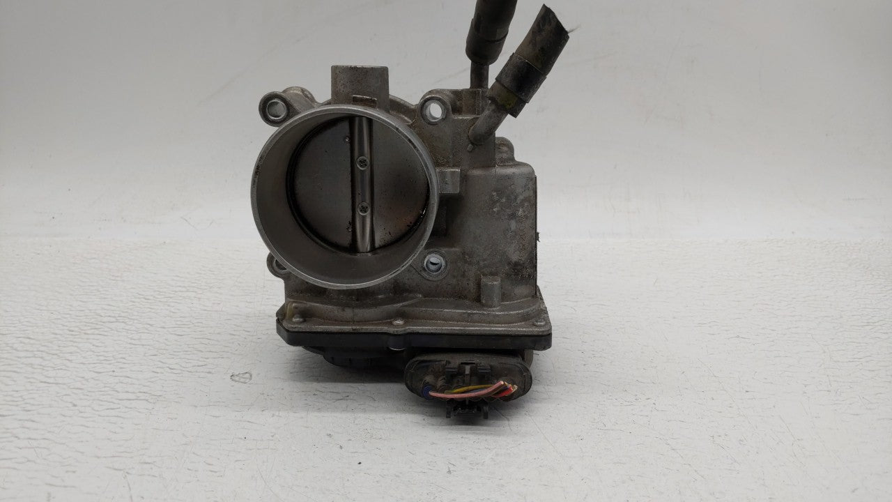 2013-2014 Hyundai Elantra Throttle Body P/N:35100-2E400 35100-2E000 Fits 2012 2013 2014 2015 2016 2018 2019 OEM Used Auto Parts - Oemusedautoparts1.com