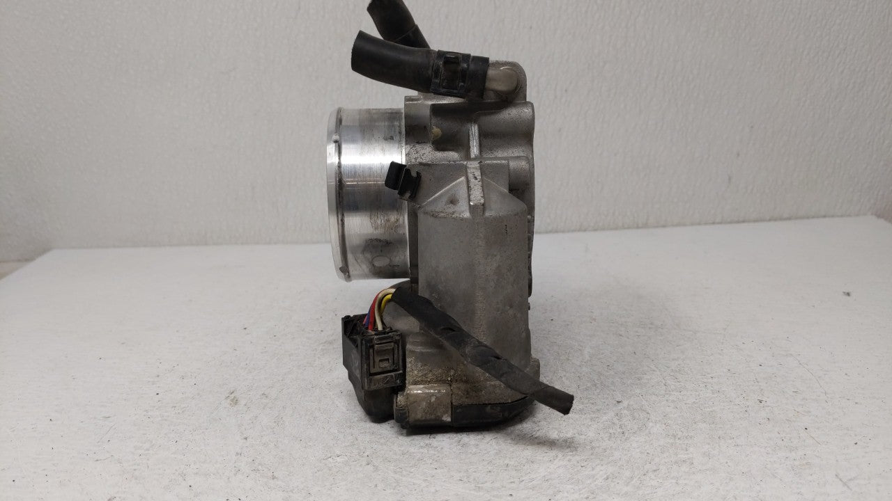 2011-2014 Hyundai Sonata Throttle Body P/N:35100-2G700 Fits 2011 2012 2013 2014 2015 2016 OEM Used Auto Parts - Oemusedautoparts1.com