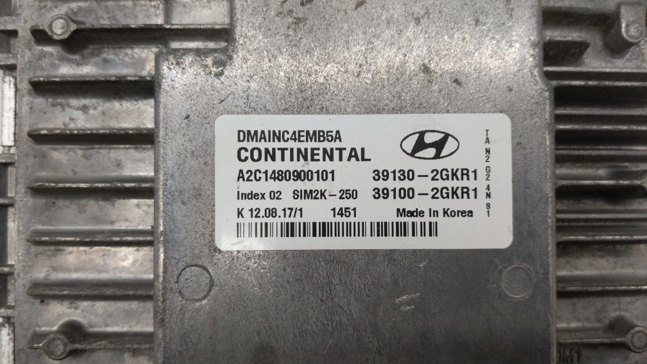 2017 Hyundai Santa Fe PCM Engine Computer ECU ECM PCU OEM P/N:39130-2GKR0 39100-2GKR0 Fits OEM Used Auto Parts - Oemusedautoparts1.com