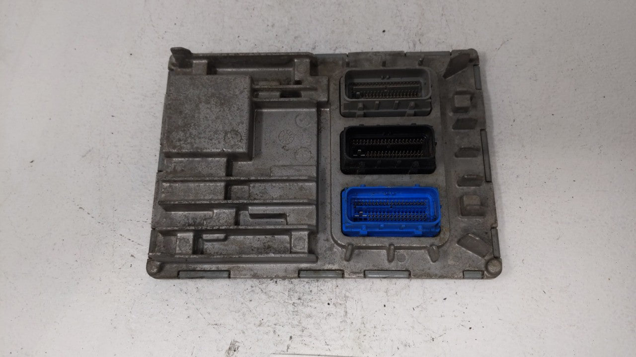 2016-2018 Cadillac Ats PCM Engine Computer ECU ECM PCU OEM P/N:12679552 12697045 Fits 2016 2017 2018 2019 OEM Used Auto Parts - Oemusedautoparts1.com