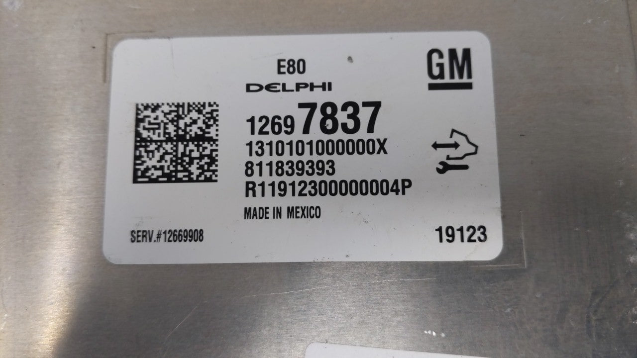 2018-2019 Chevrolet Equinox PCM Engine Computer ECU ECM PCU OEM P/N:12680876 12677677 Fits 2017 2018 2019 OEM Used Auto Parts - Oemusedautoparts1.com