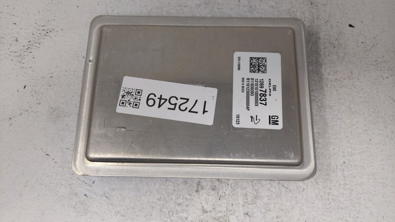 2018-2019 Chevrolet Equinox PCM Engine Computer ECU ECM PCU OEM P/N:12680876 12677677 Fits 2017 2018 2019 OEM Used Auto Parts - Oemusedautoparts1.com