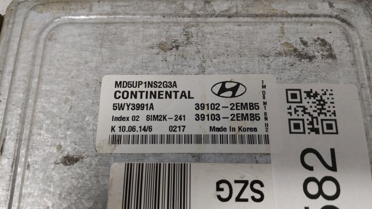 2014-2016 Hyundai Elantra PCM Engine Computer ECU ECM PCU OEM P/N:39102-2EMB6 39103-2EMB6 Fits 2014 2015 2016 OEM Used Auto Parts - Oemusedautoparts1.com