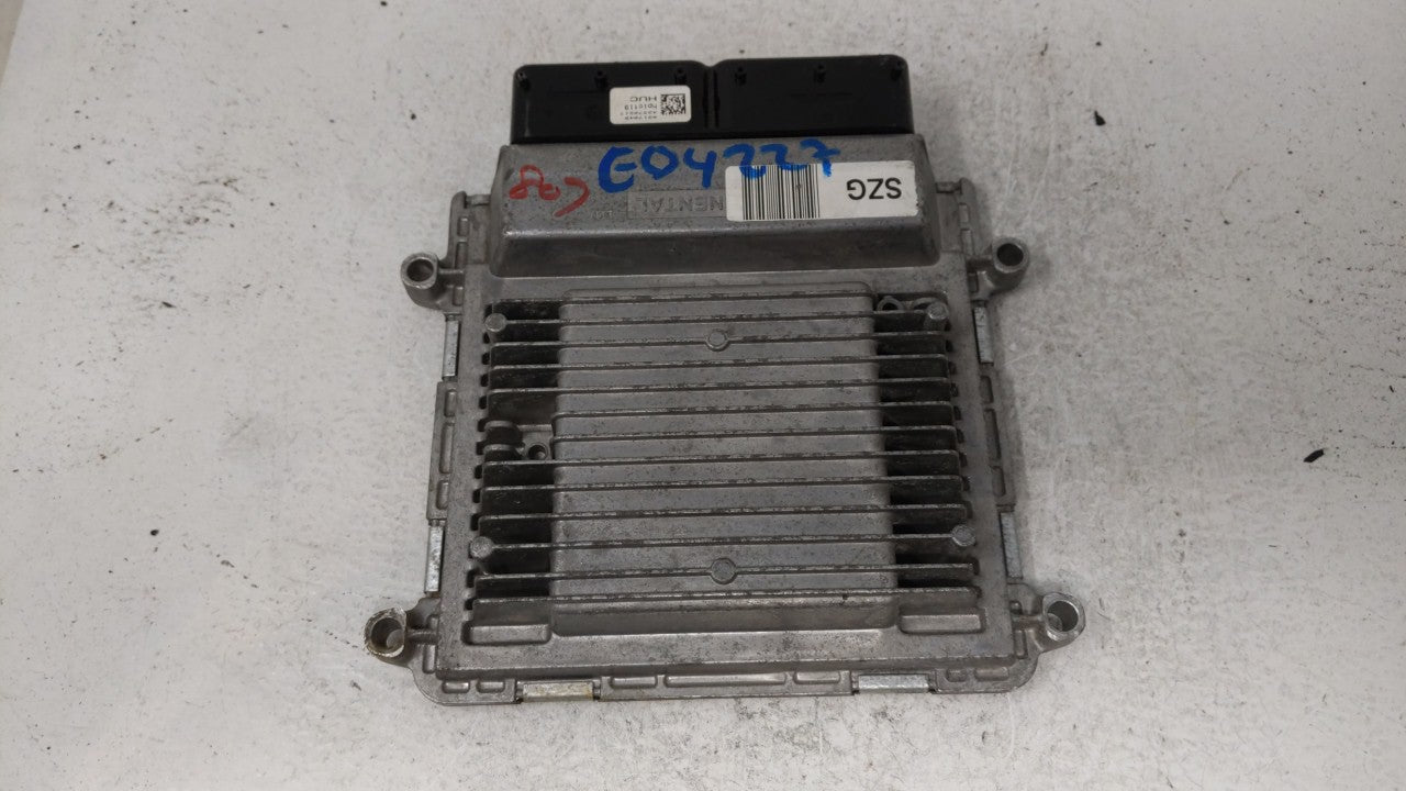 2014-2016 Hyundai Elantra PCM Engine Computer ECU ECM PCU OEM P/N:39102-2EMB6 39103-2EMB6 Fits 2014 2015 2016 OEM Used Auto Parts - Oemusedautoparts1.com