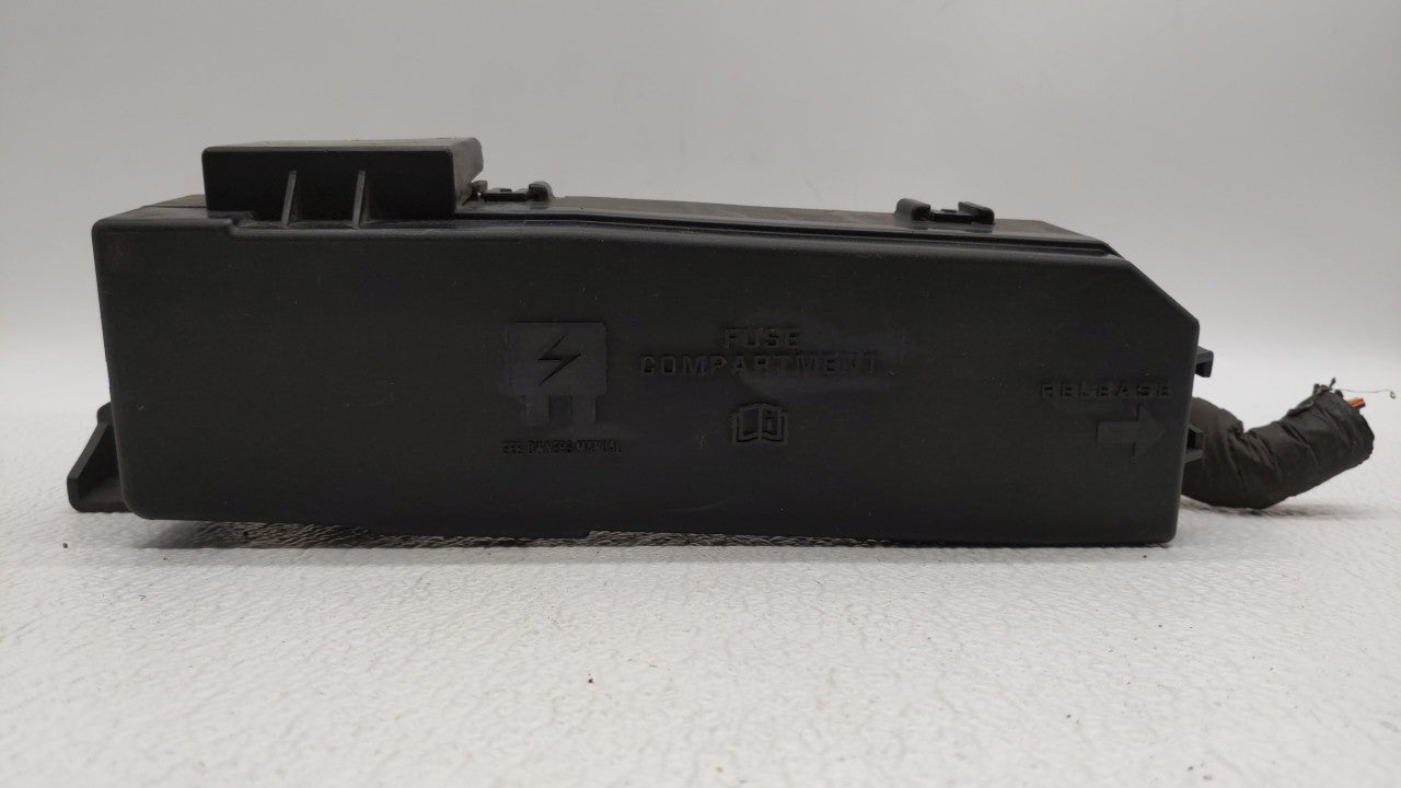 2005-2007 Ford Escape Fusebox Fuse Box Panel Relay Module Fits 2005 2006 2007 OEM Used Auto Parts - Oemusedautoparts1.com