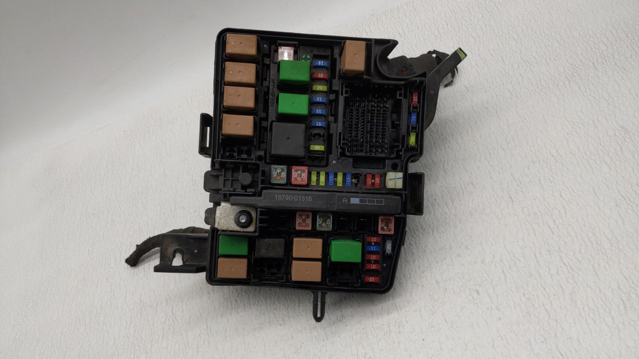 2011-2014 Hyundai Sonata Fusebox Fuse Box Panel Relay Module P/N:VS912003Q071MG VSQFHE2370F0175 Fits 2011 2012 2013 2014 OEM Used Auto Parts - Oemusedautoparts1.com