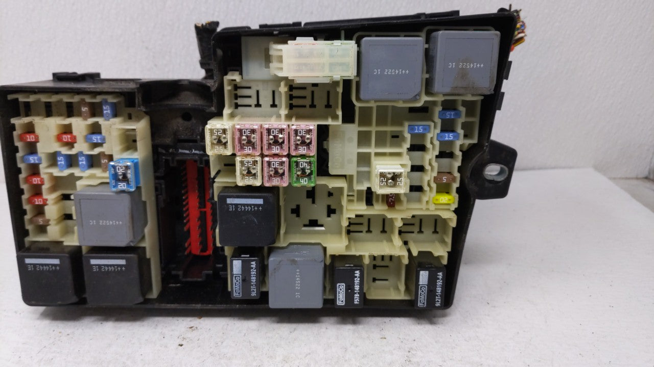 2015 Ford Focus Fusebox Fuse Box Panel Relay Module P/N:AV6T-14A142-AB Fits OEM Used Auto Parts - Oemusedautoparts1.com