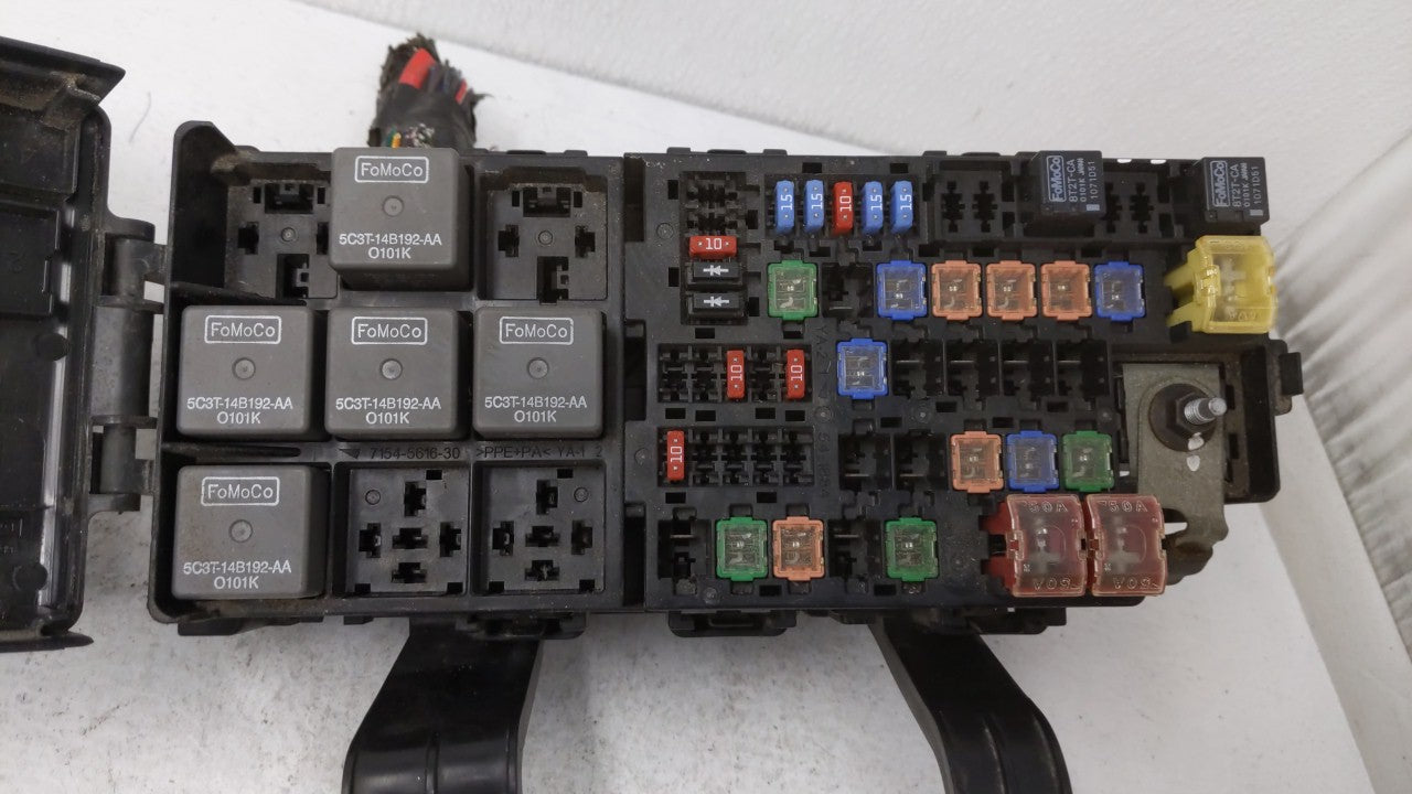 2010-2012 Ford Fusion Fusebox Fuse Box Panel Relay Module P/N:6E5T-14A003-AB BE5T-14290-E Fits 2010 2011 2012 OEM Used Auto Parts - Oemusedautoparts1.com