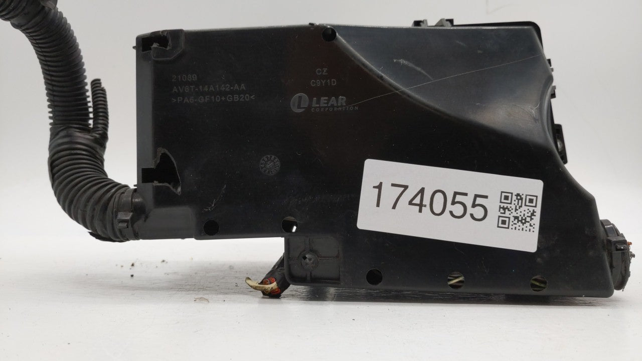 2012-2014 Ford Focus Fusebox Fuse Box Panel Relay Module P/N:AV6T-14A142-AB AV6T-14A142-AA Fits 2012 2013 2014 OEM Used Auto Parts - Oemusedautoparts1.com