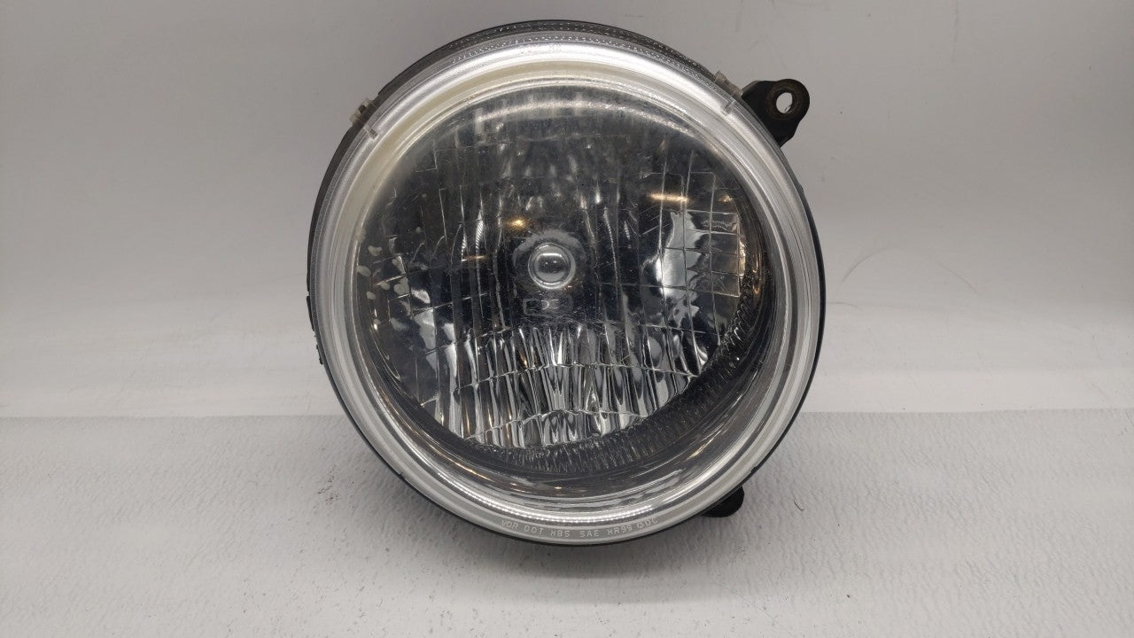 2002-2004 Jeep Liberty Passenger Right Oem Head Light Headlight Lamp - Oemusedautoparts1.com