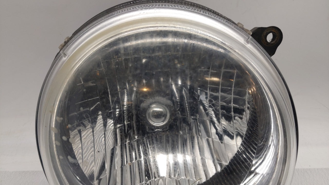 2002-2004 Jeep Liberty Passenger Right Oem Head Light Headlight Lamp - Oemusedautoparts1.com