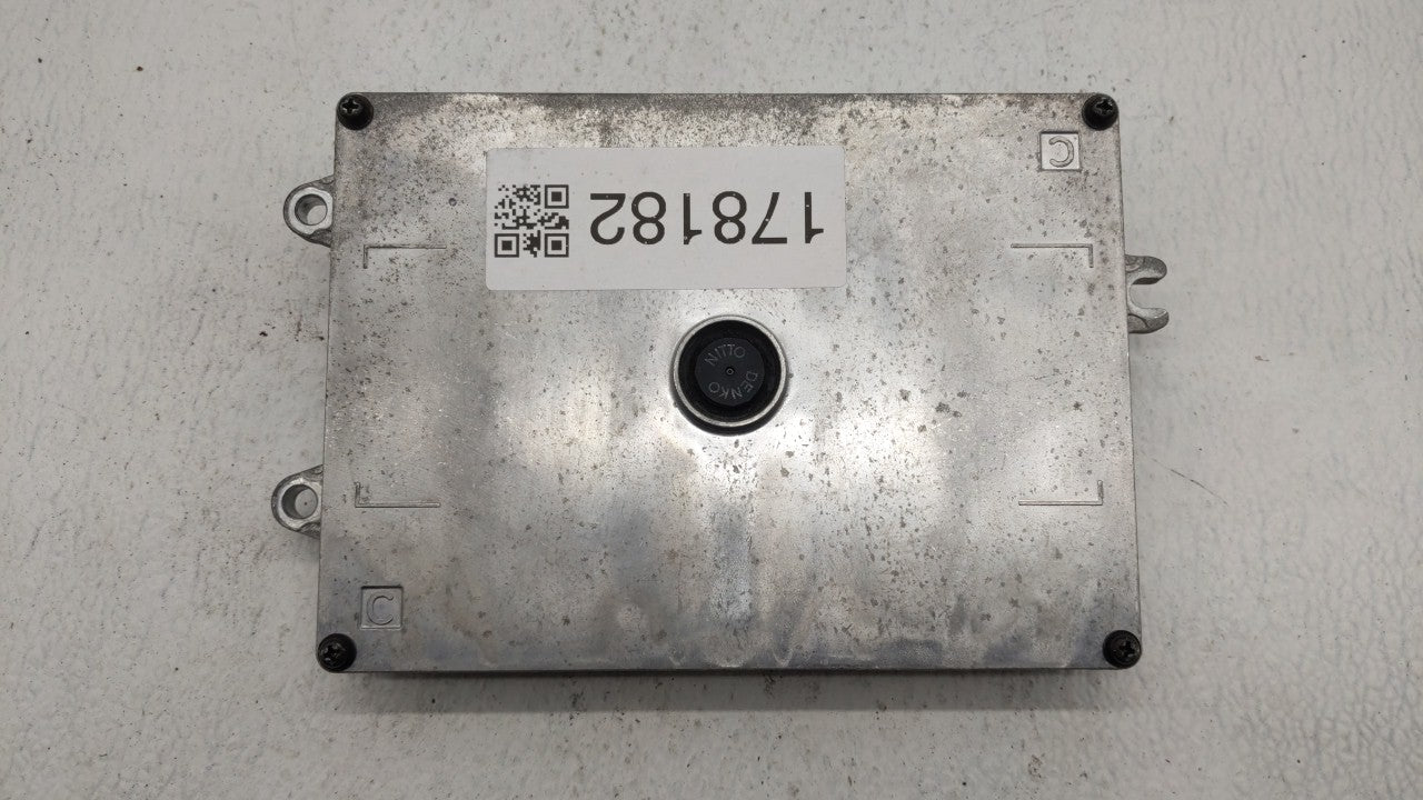 2012-2014 Honda Cr-V PCM Engine Computer ECU ECM PCU OEM P/N:37820-R5A-A66 37820-R5A-A64 Fits 2012 2013 2014 OEM Used Auto Parts - Oemusedautoparts1.com