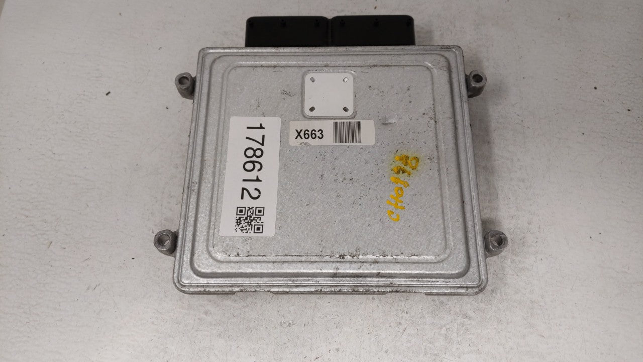 2011-2014 Hyundai Sonata PCM Engine Computer ECU ECM PCU OEM P/N:39101-2G661 39111-2G661 Fits 2011 2012 2013 2014 OEM Used Auto Parts - Oemusedautoparts1.com