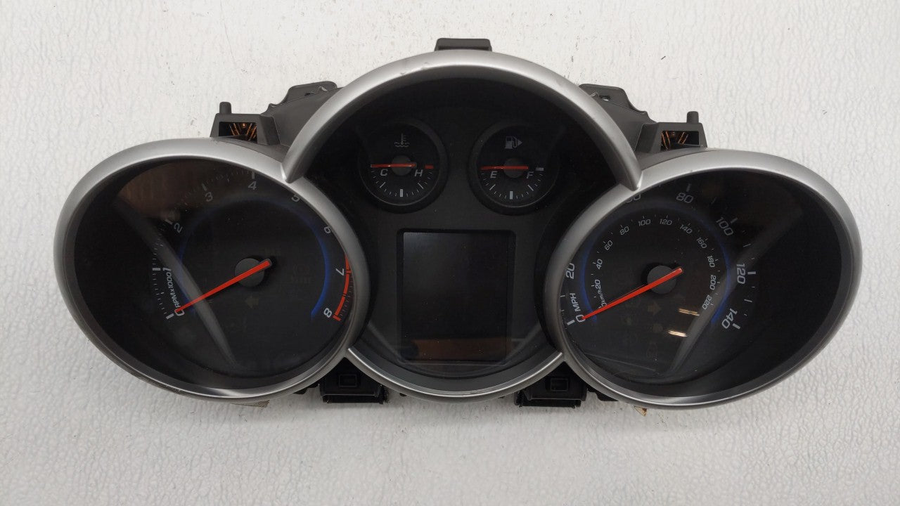 2015-2016 Chevrolet Cruze Instrument Cluster Speedometer Gauges P/N:811511914 94560794 Fits 2015 2016 OEM Used Auto Parts - Oemusedautoparts1.com