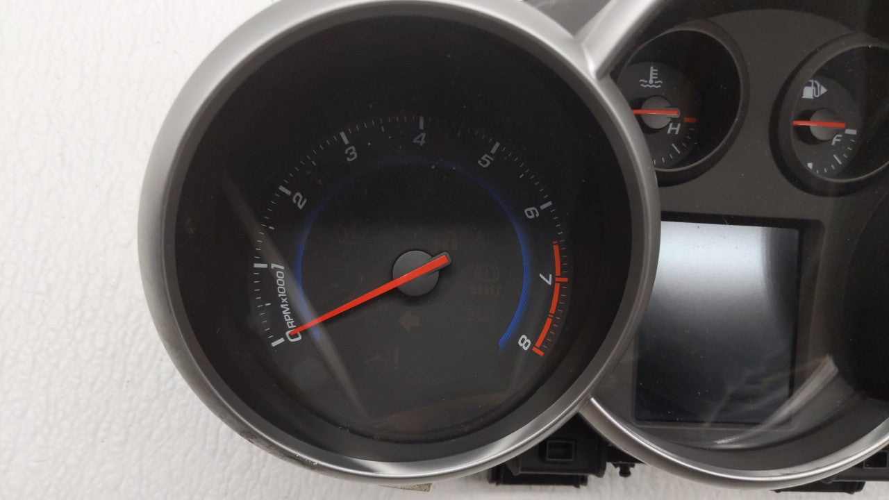 2015-2016 Chevrolet Cruze Instrument Cluster Speedometer Gauges P/N:811511914 94560794 Fits 2015 2016 OEM Used Auto Parts - Oemusedautoparts1.com