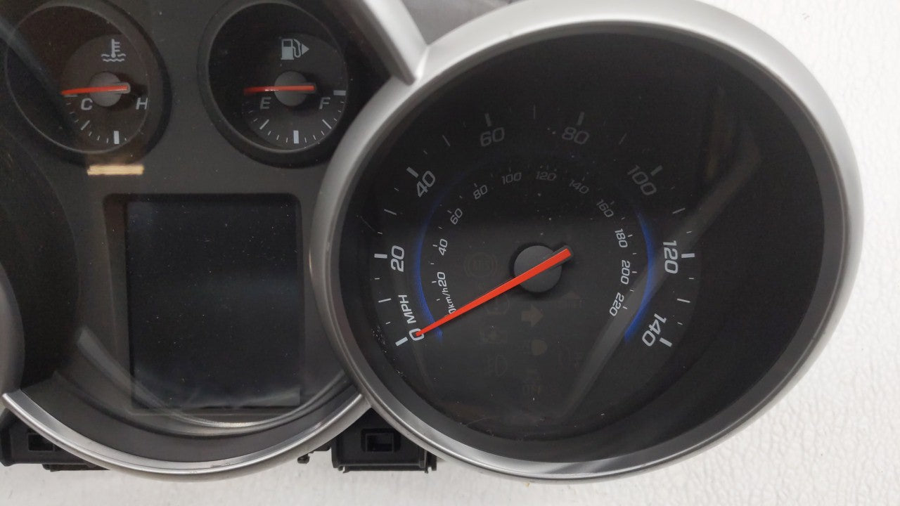 2015-2016 Chevrolet Cruze Instrument Cluster Speedometer Gauges P/N:811511914 94560794 Fits 2015 2016 OEM Used Auto Parts - Oemusedautoparts1.com