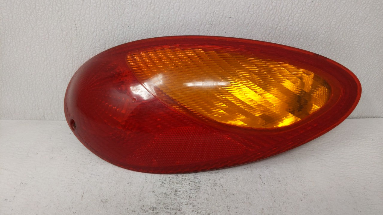 2001-2005 Chrysler Pt Cruiser Tail Light Assembly Passenger Right OEM P/N:05288742AE Fits 2001 2002 2003 2004 2005 OEM Used Auto Parts - Oemusedautoparts1.com