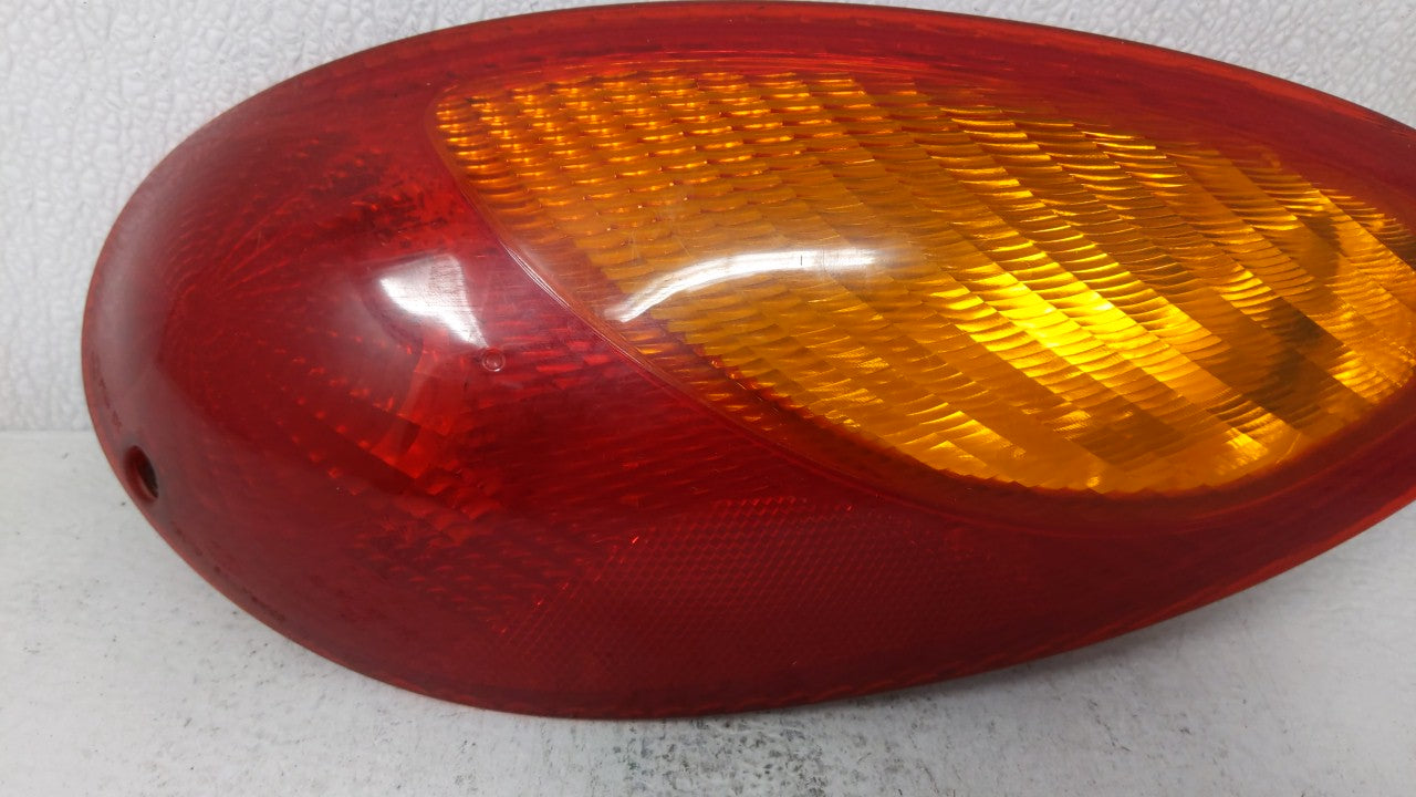 2001-2005 Chrysler Pt Cruiser Tail Light Assembly Passenger Right OEM P/N:05288742AE Fits 2001 2002 2003 2004 2005 OEM Used Auto Parts - Oemusedautoparts1.com
