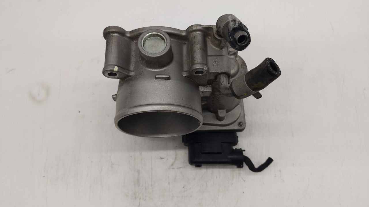 2014-2018 Hyundai Tucson Throttle Body P/N:35100-2E000 Fits 2011 2012 2013 2014 2015 2016 2017 2018 2019 OEM Used Auto Parts - Oemusedautoparts1.com