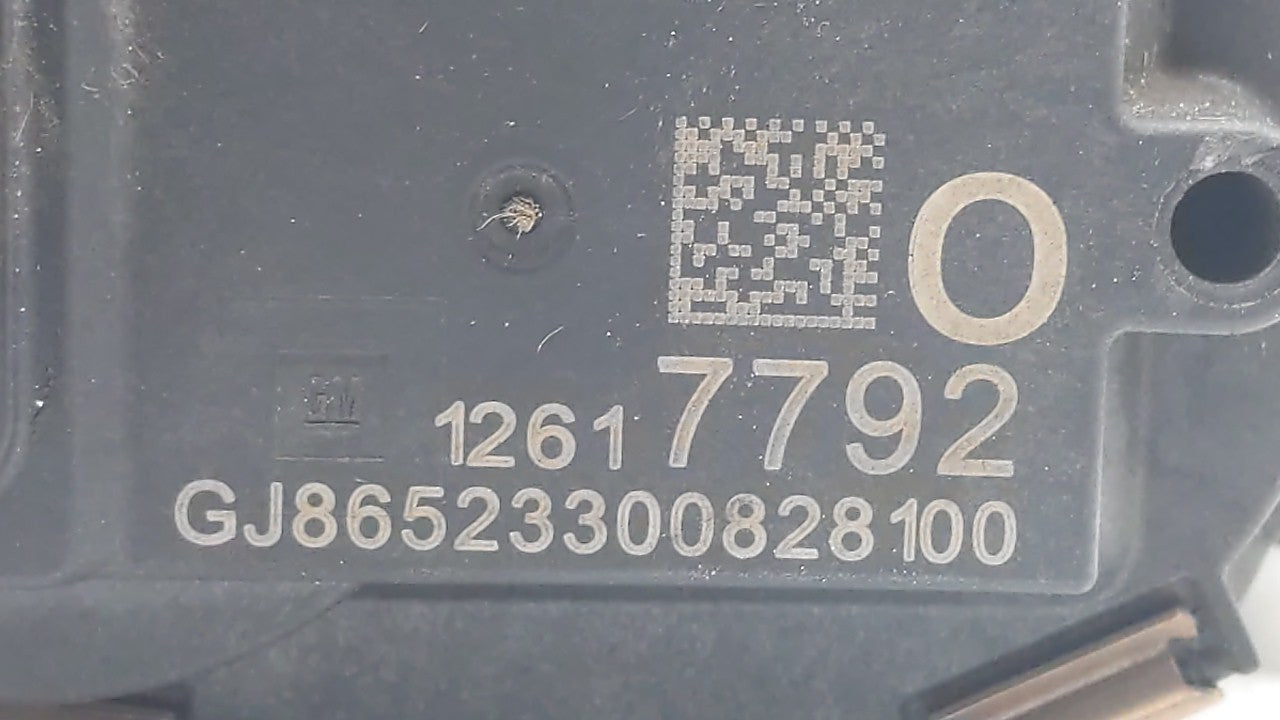 2015-2018 Chevrolet Tahoe Throttle Body P/N:12678224 12617792 Fits 2014 2015 2016 2017 2018 2019 OEM Used Auto Parts - Oemusedautoparts1.com