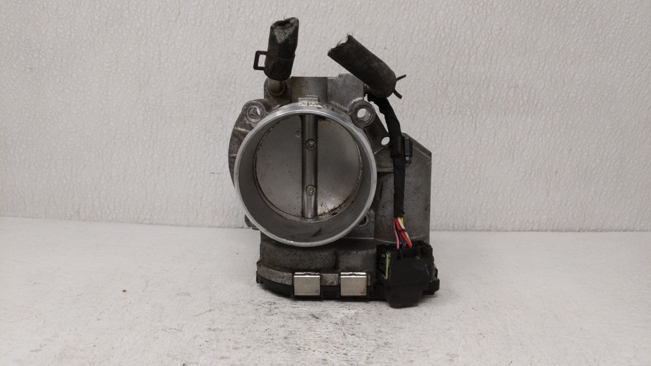 2011-2014 Hyundai Sonata Throttle Body P/N:35100-2G700 Fits 2011 2012 2013 2014 2015 2016 OEM Used Auto Parts - Oemusedautoparts1.com