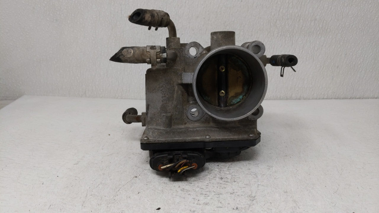 2004-2007 Toyota Highlander Throttle Body P/N:22030-28060 22030-0H020 Fits 2004 2005 2006 2007 OEM Used Auto Parts - Oemusedautoparts1.com