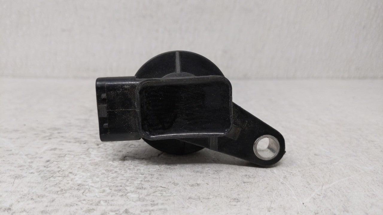 2003-2005 Jaguar S-type Ignition Coil Igniter Pack - Oemusedautoparts1.com