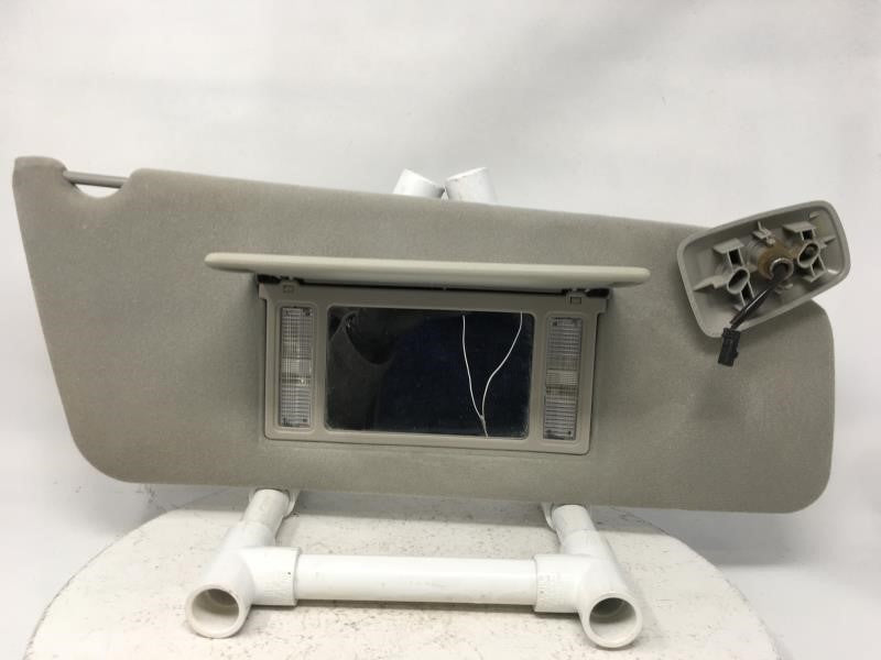 2006 Ford F-150 Sun Visor Shade Replacement Passenger Right Mirror Fits OEM Used Auto Parts - Oemusedautoparts1.com