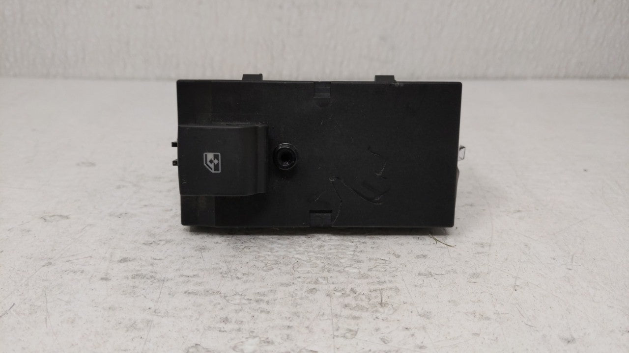 2014 Chevrolet Cruze Passeneger Right Power Window Switch 13305370 - Oemusedautoparts1.com