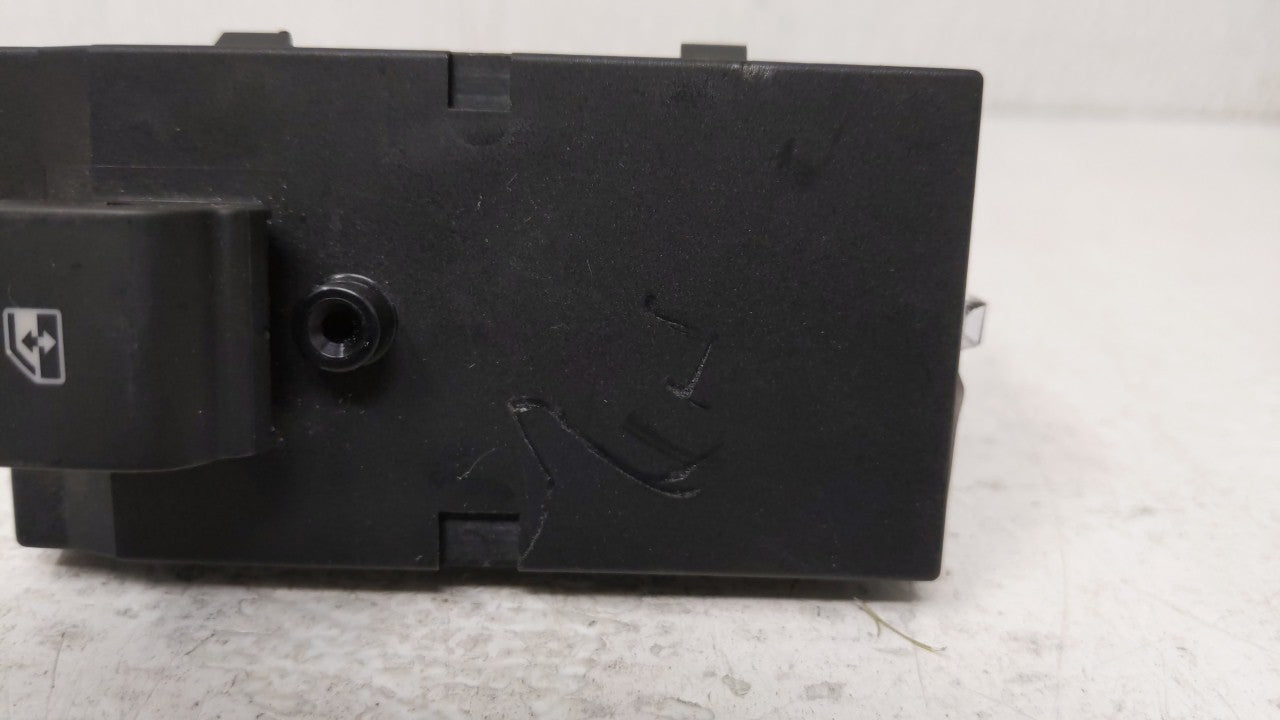 2014 Chevrolet Cruze Passeneger Right Power Window Switch 13305370 - Oemusedautoparts1.com