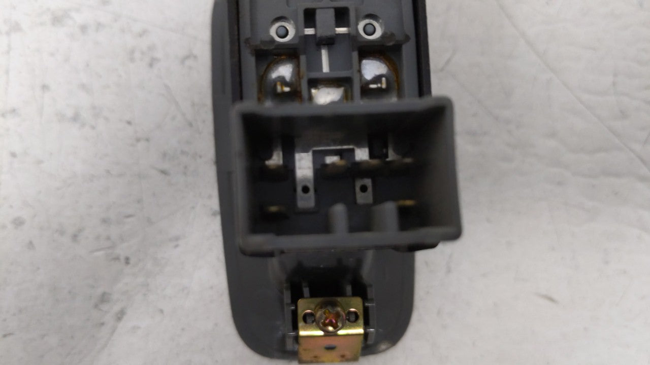 2006 Suzuki Forenza Passeneger Right Power Window Switch - Oemusedautoparts1.com