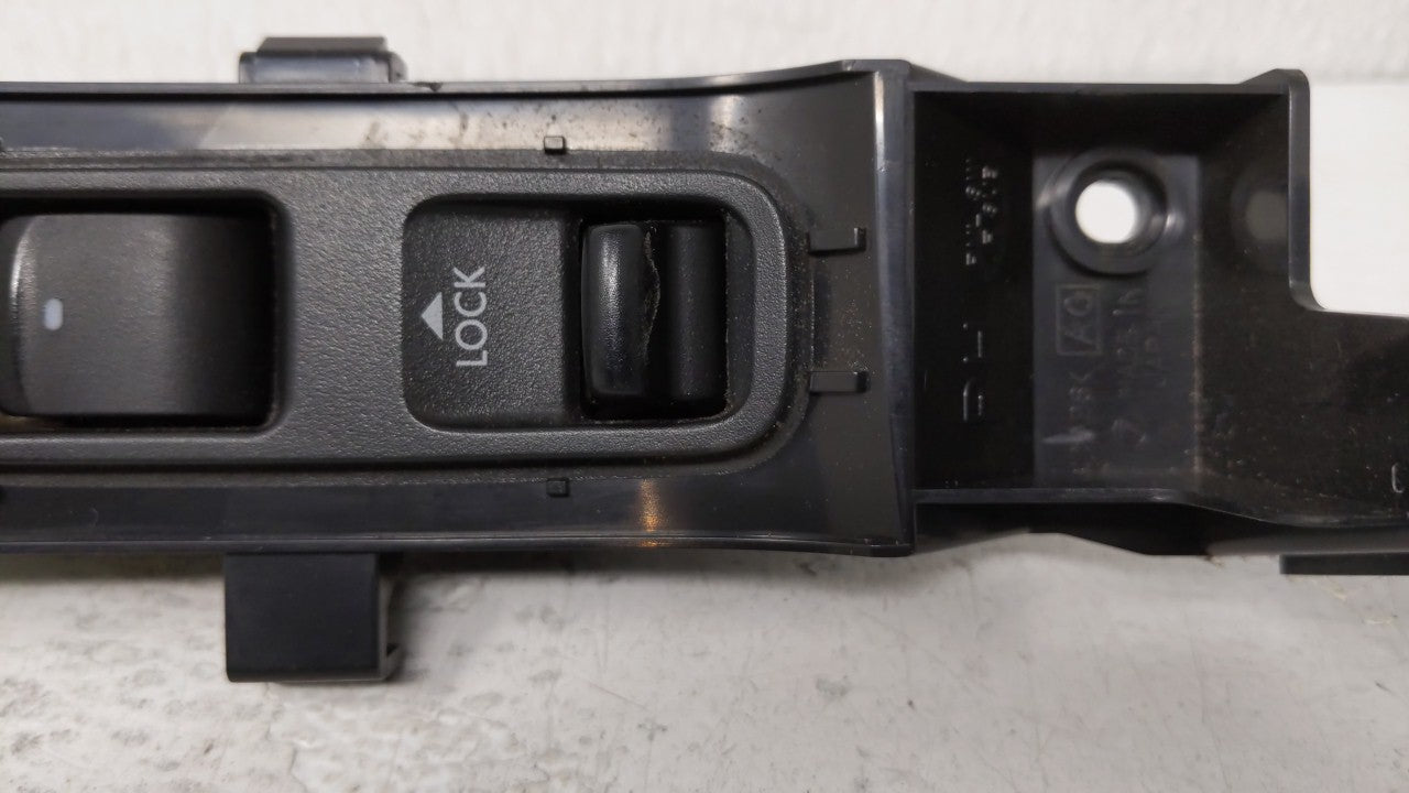 2005 Subaru Legacy Passeneger Right Power Window Switch - Oemusedautoparts1.com