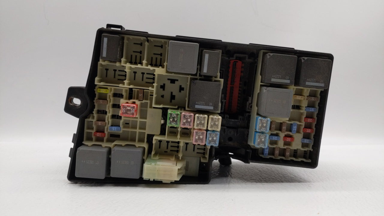 2013-2016 Ford Escape Fusebox Fuse Box Panel Relay Module P/N:AV6T-14A142-AB AV6T-14A067-AD Fits 2013 2014 2015 2016 OEM Used Auto Parts - Oemusedautoparts1.com