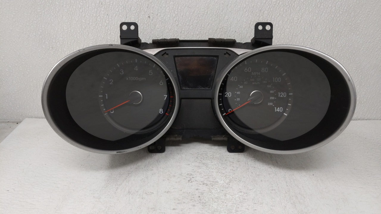 2014-2015 Hyundai Tucson Instrument Cluster Speedometer Gauges P/N:94011-2S040 94011-2S020 Fits 2014 2015 OEM Used Auto Parts - Oemusedautoparts1.com