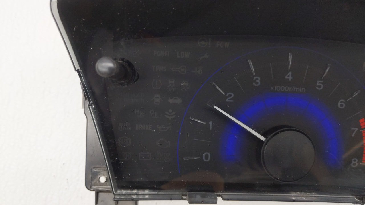 2014-2015 Honda Civic Instrument Cluster Speedometer Gauges P/N:78200-TR3-A011-M1 78200-TR3-A212-M1 Fits 2014 2015 OEM Used Auto Parts - Oemusedautoparts1.com