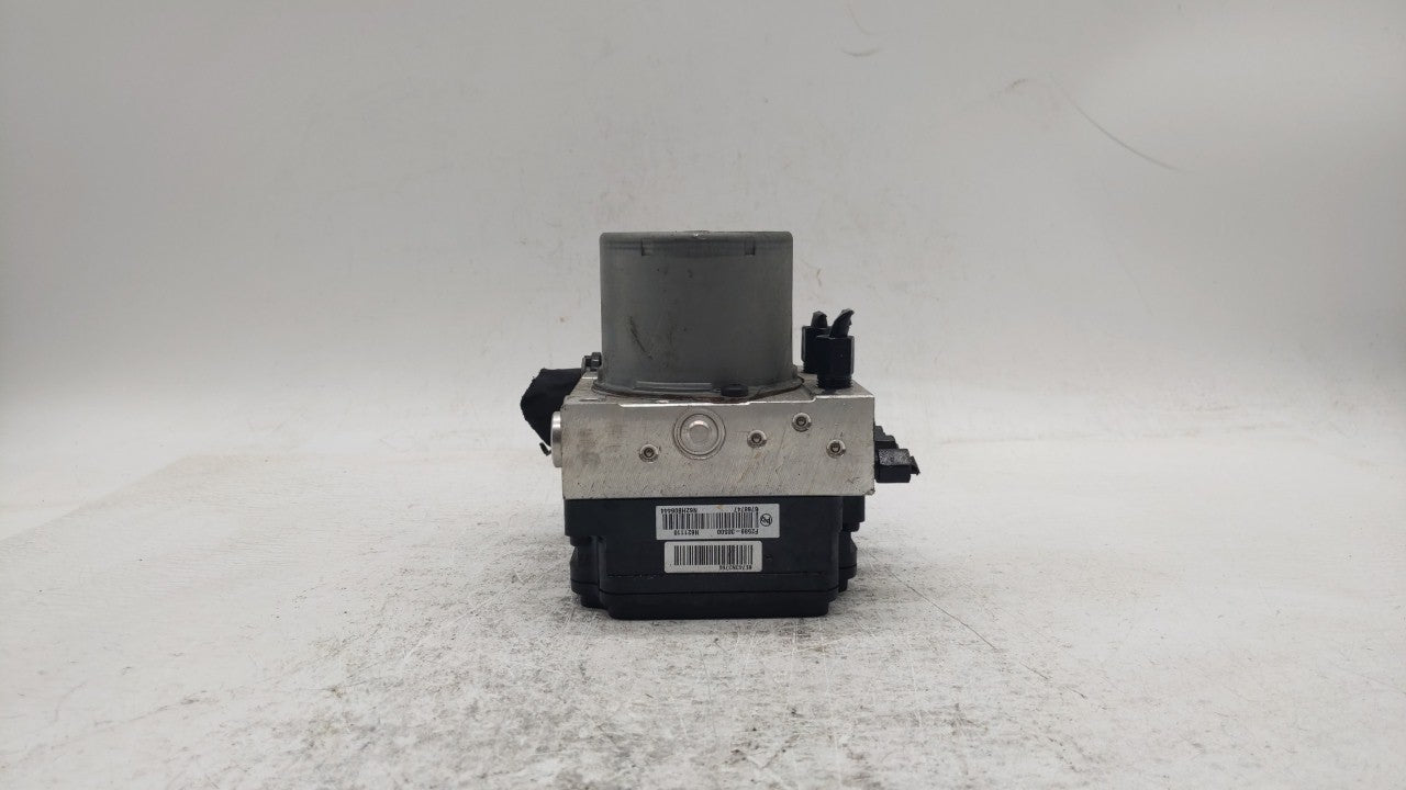 2017-2018 Hyundai Elantra ABS Pump Control Module Replacement P/N:58900-F2500 58920-F2500 Fits 2017 2018 OEM Used Auto Parts - Oemusedautoparts1.com