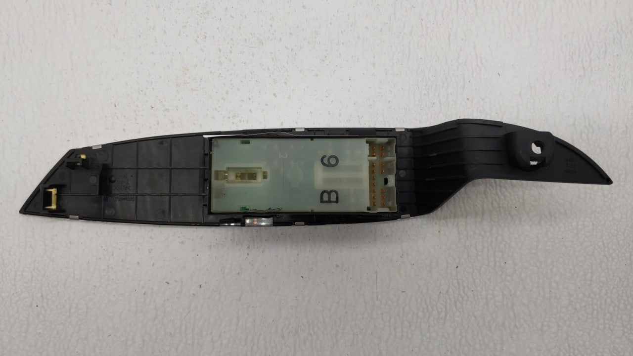 2007 Nissan Murano Passeneger Right Power Window Switch - Oemusedautoparts1.com