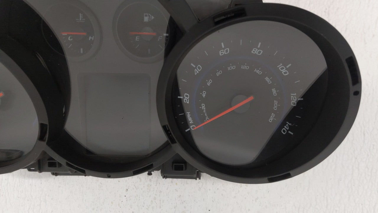 2013-2014 Chevrolet Cruze Instrument Cluster Speedometer Gauges P/N:95129378 Fits 2013 2014 OEM Used Auto Parts - Oemusedautoparts1.com