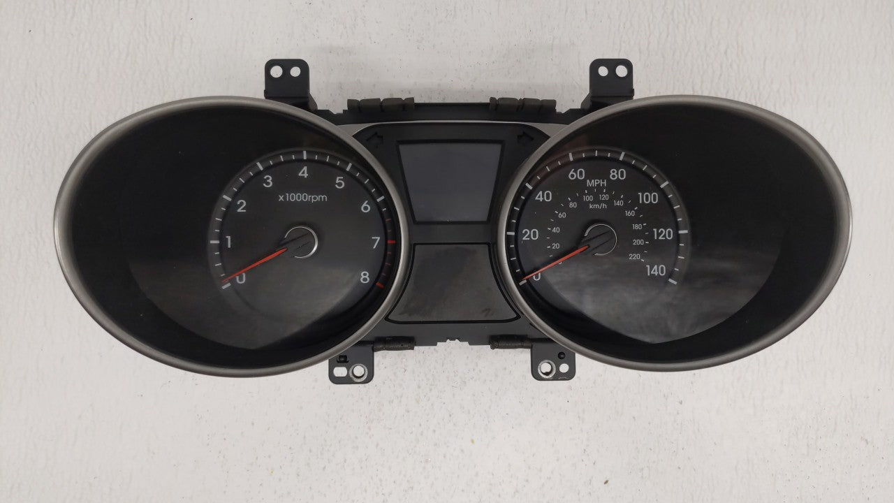 2010-2013 Hyundai Tucson Instrument Cluster Speedometer Gauges P/N:94001-2S580 94001-2S585 Fits 2010 2011 2012 2013 OEM Used Auto Parts - Oemusedautoparts1.com