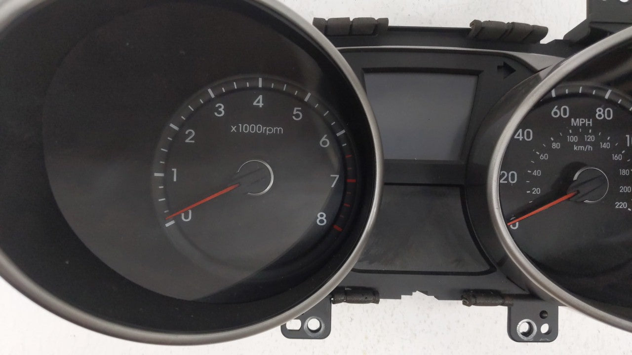 2010-2013 Hyundai Tucson Instrument Cluster Speedometer Gauges P/N:94001-2S580 94001-2S585 Fits 2010 2011 2012 2013 OEM Used Auto Parts - Oemusedautoparts1.com