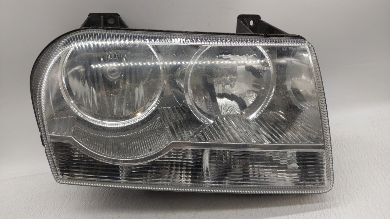 2005-2007 Chrysler 300 Passenger Right Oem Head Light Headlight Lamp - Oemusedautoparts1.com