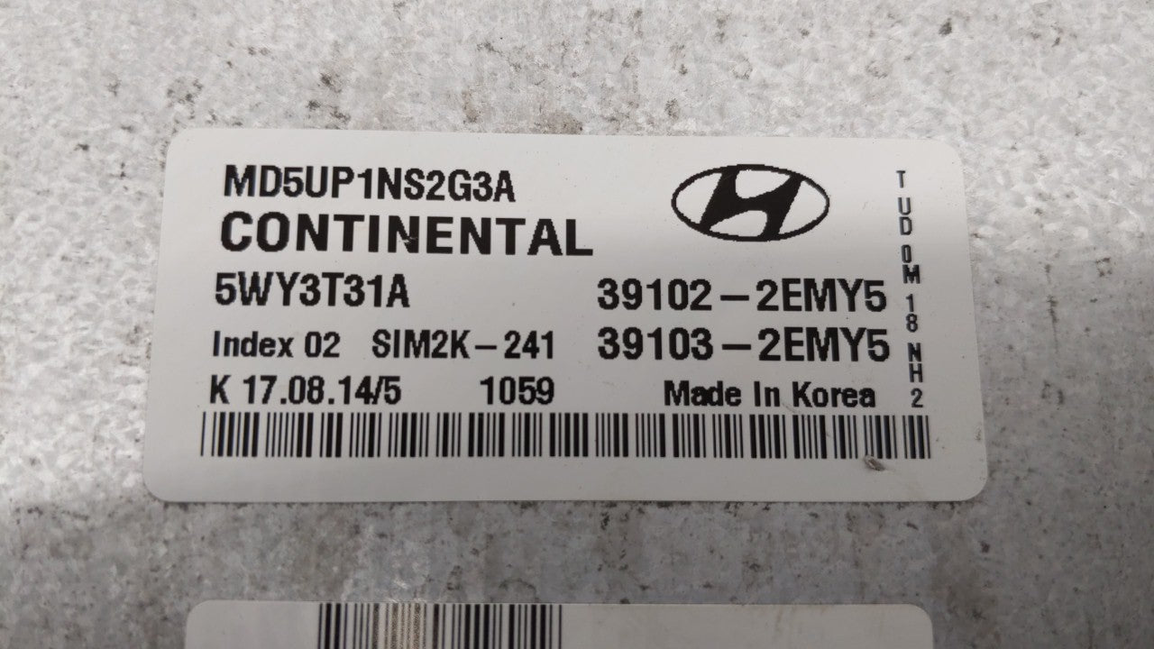 2015 Hyundai Elantra PCM Engine Computer ECU ECM PCU OEM P/N:39102-2EMY5 39103-2EMY5 Fits OEM Used Auto Parts - Oemusedautoparts1.com