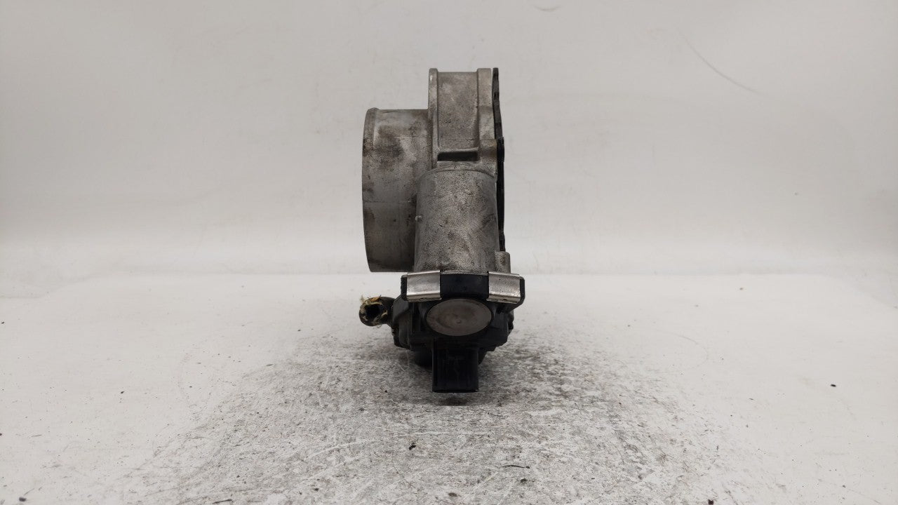 2013-2019 Jaguar Xj Throttle Body P/N:DX23-9F921-AB DX23-9F991-AB Fits 2013 2014 2015 2016 2017 2018 2019 2020 OEM Used Auto Parts - Oemusedautoparts1.com