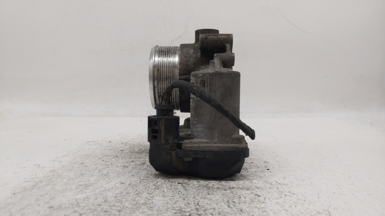 2009-2018 Volkswagen Tiguan Throttle Body P/N:06F 133 062 J 06F 133 062 T Fits OEM Used Auto Parts - Oemusedautoparts1.com