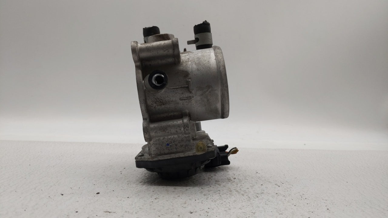 2012-2019 Kia Soul Throttle Body P/N:35100-2B300 Fits 2012 2013 2014 2015 2016 2017 2018 2019 OEM Used Auto Parts - Oemusedautoparts1.com