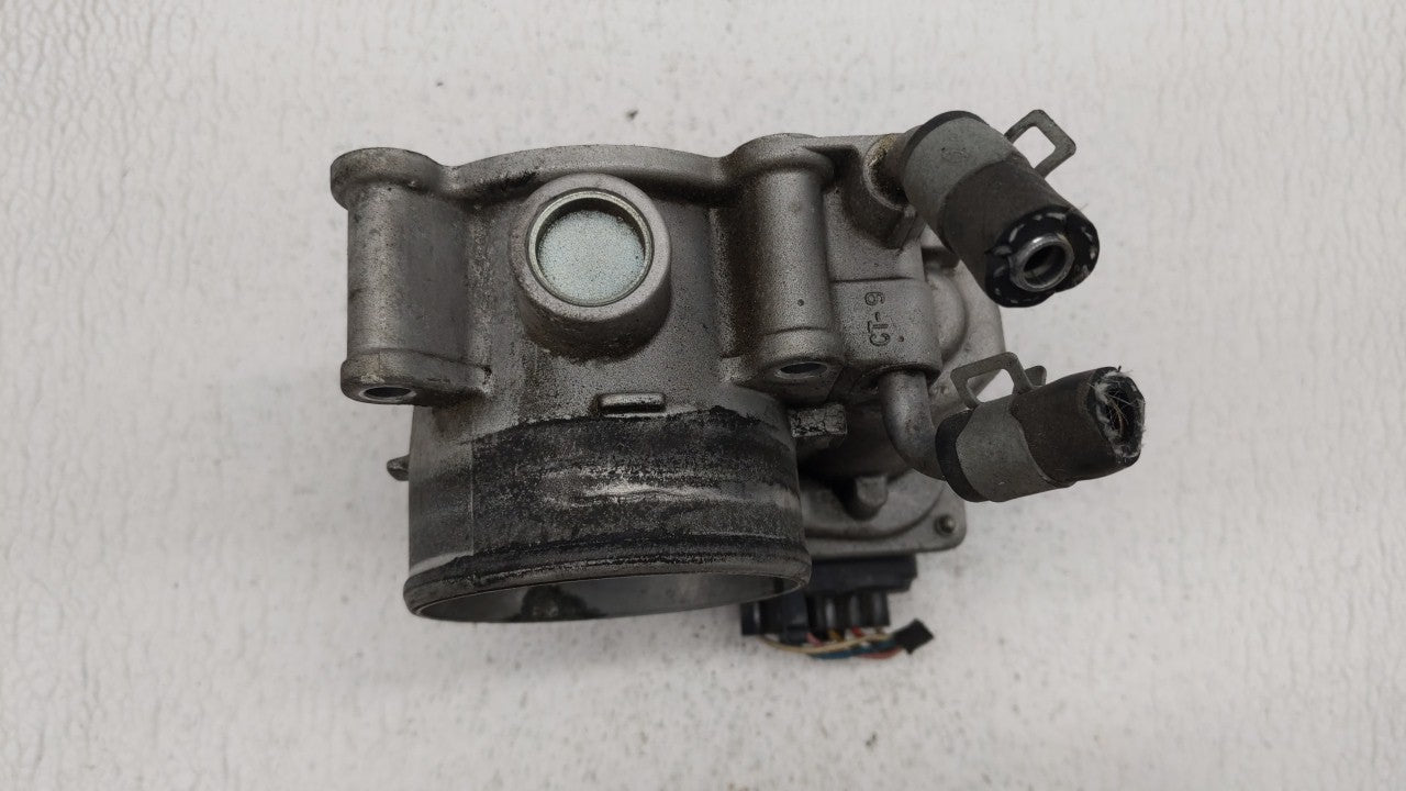 2014-2018 Hyundai Tucson Throttle Body P/N:35100-2E000 Fits 2011 2012 2013 2014 2015 2016 2017 2018 2019 OEM Used Auto Parts - Oemusedautoparts1.com