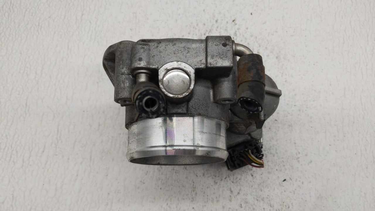 2010-2012 Hyundai Santa Fe Throttle Body P/N:35100-25400 35100-25200 Fits 2006 2007 2008 2009 2010 2011 2012 2013 OEM Used Auto Parts - Oemusedautoparts1.com