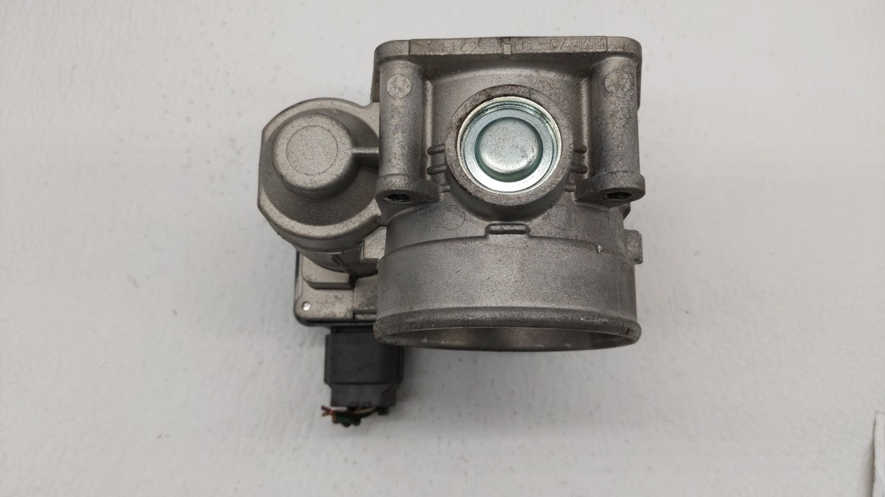 2003-2006 Infiniti G35 Throttle Body P/N:A576-01 RME70 Fits 2002 2003 2004 2005 2006 OEM Used Auto Parts - Oemusedautoparts1.com
