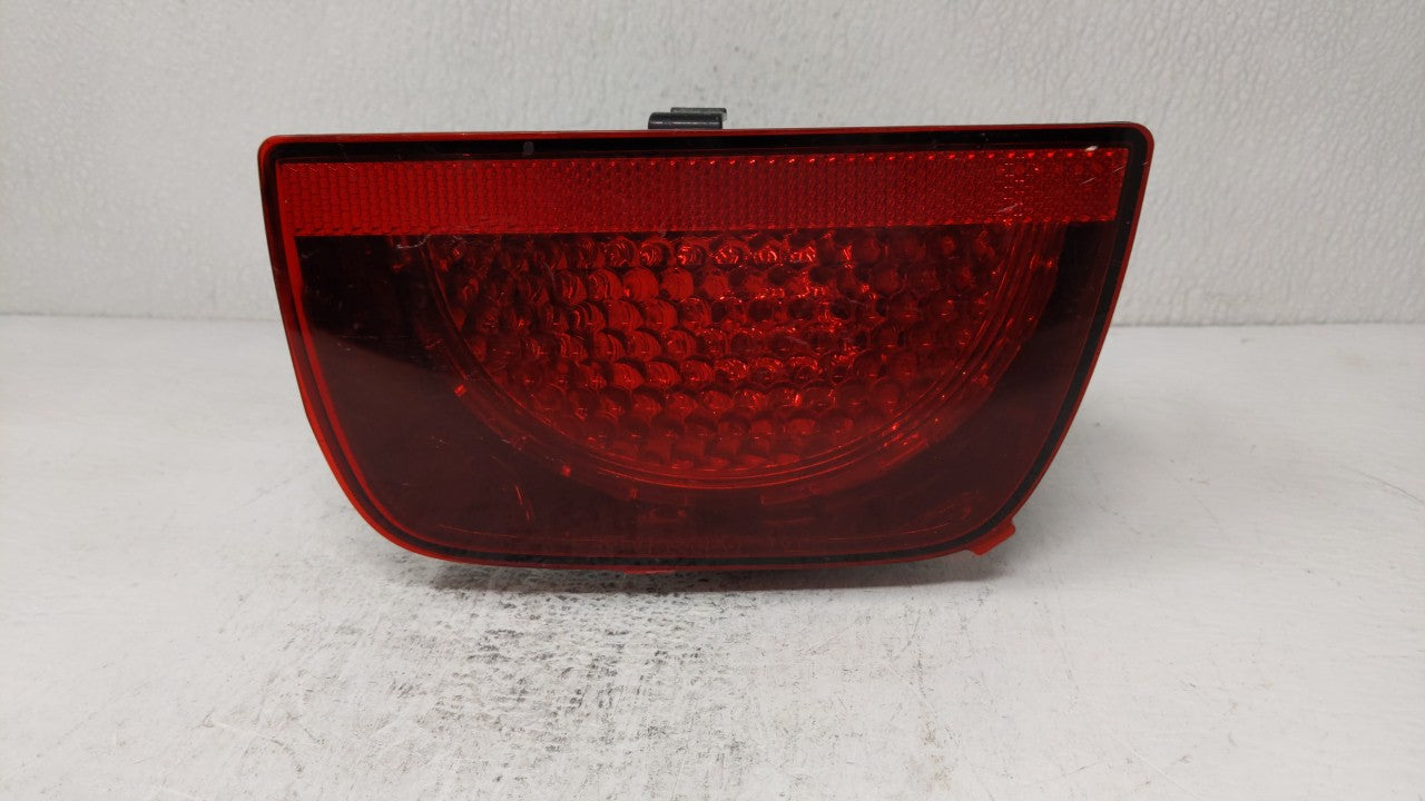 2010-2013 Chevrolet Camaro Tail Light Assembly Passenger Right OEM P/N:PC50040 PC50039 Fits 2010 2011 2012 2013 OEM Used Auto Parts - Oemusedautoparts1.com